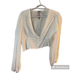 NWOT White long sleeve V-neck crop top size medium